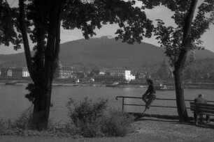 Mehlem: Rhein mit Petersberg und Königswinter