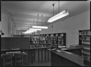 Lesesaal der Stadtteilbibliothek West/Ingeborg-Bachmann-Bibliothek