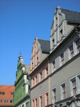 Weimar - Hausgiebel : Hausgiebel am Marktplatz, rechts das Cranach-Haus. Aufgenommen in Weimar am 4. September 2010