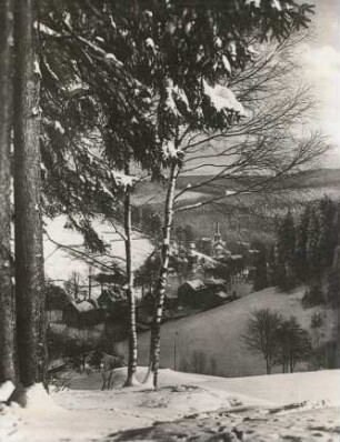 Zwota, Häuser "Am Hochofen" und die Kirche vom Hochofenberg