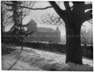 Kirche im Gebirge im Winter
