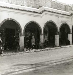 Casablanca, Marokko. Kupfermarkt mit Verkaufsständen