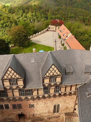 Burg Falkenstein, Blick vom Bergfried auf Innenhof und Aussenbastion