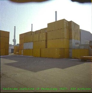 Containerlager auf dem Gelände der Hauptabteilung Dekontaminationsbetriebe (HDB)