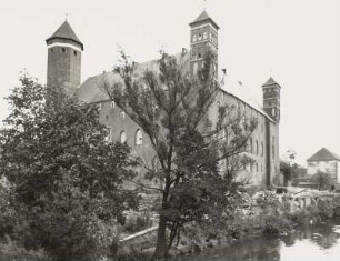 Heilsberg (Lidzbark Warminski), Burg Heilsberg (Zamek biskupi w Lidzbarku Warmińskim), ehemalige Residenz der ermländischen Bischöfe. Ansicht über die Alle (Lyna) von Nordwesten