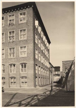 BBC (Brown, Boveri & Cie), Mannheim-Käfertal Neubau Torbau: Eckansicht Torbau