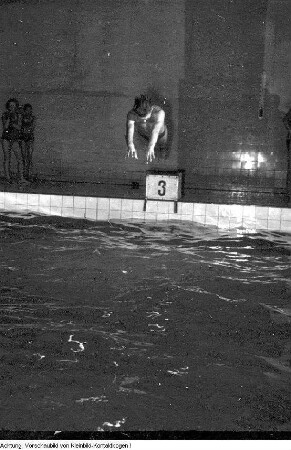 Schwimmer - Leipzig: Helga Barth, Meisterschwimmerin der DDR (BSG Rotation Leipzig-Nord), Dezember 1951
