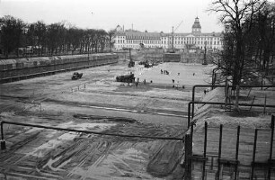 Bau der Tiefgarage am Schlossplatz.