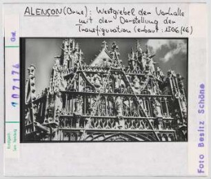 Alençon: Notre Dame, Westgiebel der Vorhalle mit Darstellung der Transfiguration