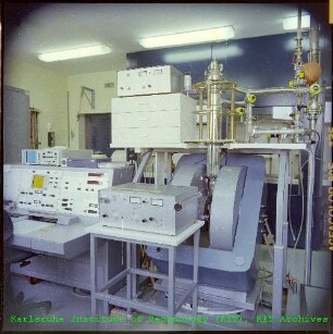 Elektronenspinresonanz (ESR)-Apparatur des Instituts für Heiße Chemie (IHCh)