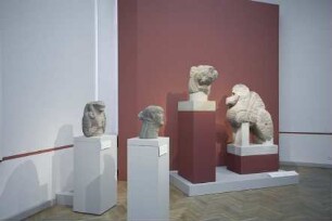 Blick in Raum 1 der Dauerausstellung der Antikensammlung im Alten Museum (Obergeschoss): Die Etrusker - Aufstieg einer Hochkultur