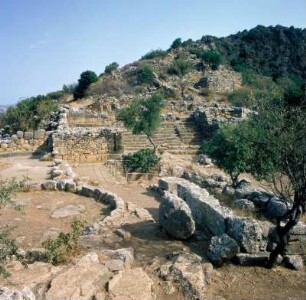 Agora und nördlicher Stadthügel (Ruine), Lato