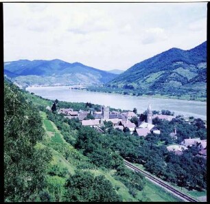 Schwallenbach: Donautal stromabwärts, von oben