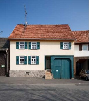 Fernwald, Hauptstraße 8