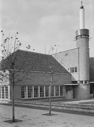 Hilversum, Egelantierstraat 115. Catharina van Rennesschool (1925-1927; W. M. Dudok)