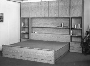 Anbauwand mit Doppelbett