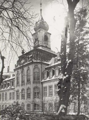 Leipzig, Schloss Gohlis : Leipzig. Schloss Gohlis. wohl F. Seltendorff. Teilansicht der Gartenseite. Winteraufnahme