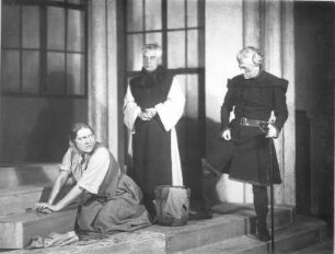 Griselda. Zehn Szenen von Gerhart Hauptmann. Staatsschauspiel Dresden, Dresdner Erstaufführung 14.10.1931 : Grethe Volckmar als Griselda, Rudolf Schröder als Schloßprobst und Paul Paulsen als Graf Eberhard