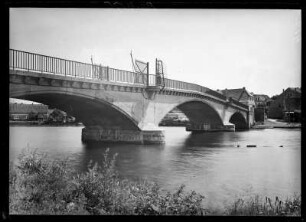 Nikolaiken (Mikolajki/Polen). Brücke mit Stinthengst