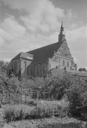 Bad Wilsnack. Wunderblutkirche St. Nikolai, West- und Nordfassade