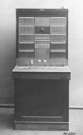 Klinkenumschalter des Verstärkeramtes, Vorderansicht : Technikgeschichte | Elektrotechnik | Fernmeldetechnik | Telephonapparate, Telephonanlagen