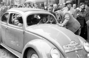 Freiburg: Nr. 36; Katja Ajak auf VW; im Wagen