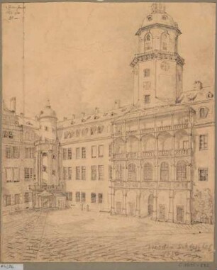 Der große Schlosshof im Residenzschloss in Dresden mit dem Hausmannsturm, Altan und einem Wendelstein