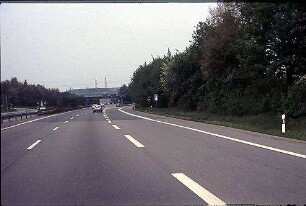 Einfahrt in Tangente Nordost (Weinheim Richtung Frankfurt) von Hauptfahrbahn Nord der A659 (Weinheim Richtung Mannheim)