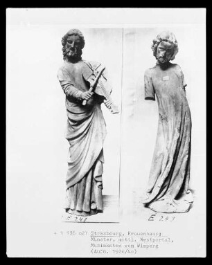Mittleres Westportal — Wimperg: Der Thron Salomons — Musikanten