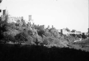 Rötteln: Burgruine von Westen (Gesamtlänge)