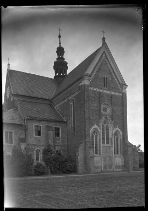 Katholische Kirche Mariä Himmelfahrt und Sankt Wenzel, Krakau, Mogiła, Polen