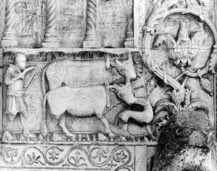 Mit Ochsengespann pflügender Mann (Relief) : Mit Ochsengespann pflügender Mann (Relief) (1101/1200). Spoleto, San Pietro, Westportal
