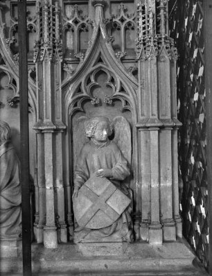 Grabmal des Erzbischofs Friedrich von Saarwerden — Engel mit Wappen des Kölner Erzstifts
