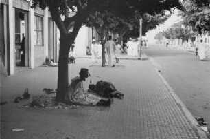 Reisefotos Senegal. Straßenbild mit Bettlern?