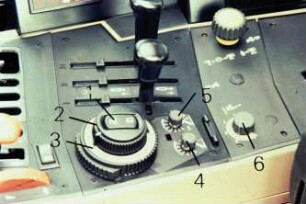 Fotografie: Traktor, Arbeitsplatz, Kabine, Bedienelement, Elektronische Hubwerksregelung (EHR)
