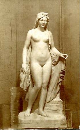 Hildebrand, Adolf von; Stuttgart; Luna, Figur - Vorderansicht