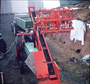 Fotografie: Ein- und Auslagerungstechnik, Flachsilo, Flachsilofräse