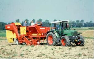 Fotografie: Kartoffel, Erntetechnik, Kartoffelvollernter