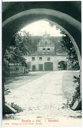 Strehla. Schlosshof