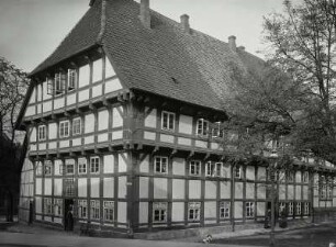 Northeim, Heiliggeist-Hospital : Northeim. Ehemaliges Heiliggeist-Hospital (Wohnhaus), Am Münster 33. Eckansicht
