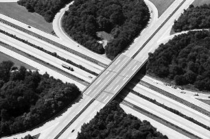 Freiburg: Autobahnkleeblatt, Freiburg Mitte, Ausschnitt Kreuzungsbrücke