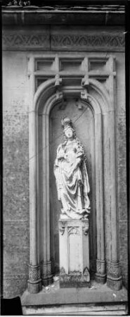 Kloster Lichtental Verbindungsbau (Brücke) zwischen Kirche und Fürstenkapelle Figur Madonna (15. Jahrhundert)