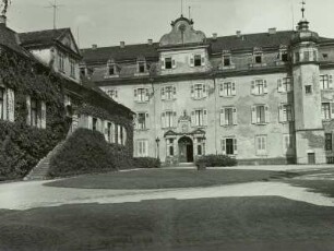 Baden-Baden, Neues Schloss, Hauptbau, Hofansicht