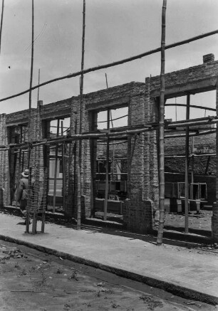 Neubau : Neubau eines Gebäudes an der Hauptstraße von Aquidauana.