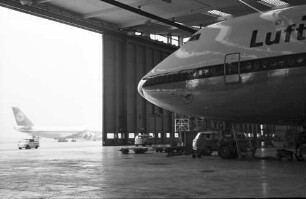Frankfurt: Flughafen; Montagehalle V mit Jumbo-Jets