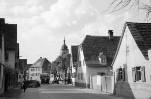 Jechtingen: Hauptstraße und Kirche