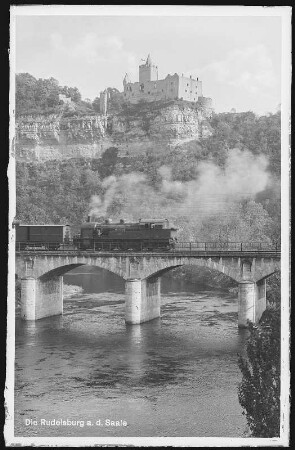 Rudelsburg. Rudelsburg - Saalebrücke mit Eisenbahn