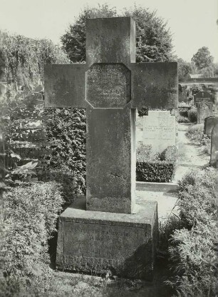 Grabkreuz für Pfarrer Karl Heinrich Nicolai (1739-1823)