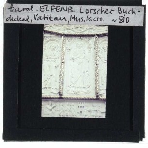 Karolingisch, Buchdeckel des Lorscher Evangeliars (Inv.-Nr. 138–1866) : Einbanddeckel Rückseite Elfenbein