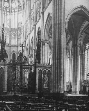Amiens, Kathedrale, Vierungspfeiler und Chor